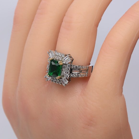 Emerald cut green stone with CZ. - Picture 5 of 6